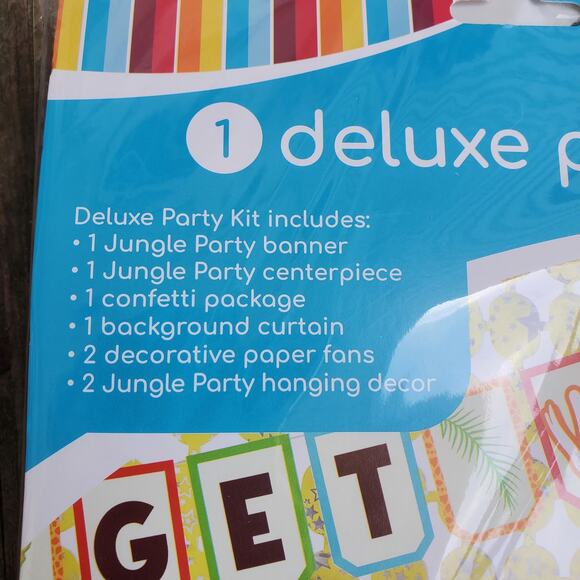 Jungle Party Deluxe Party Kit Get Wild Theme Birthday Celebration - Picture 2 of 3